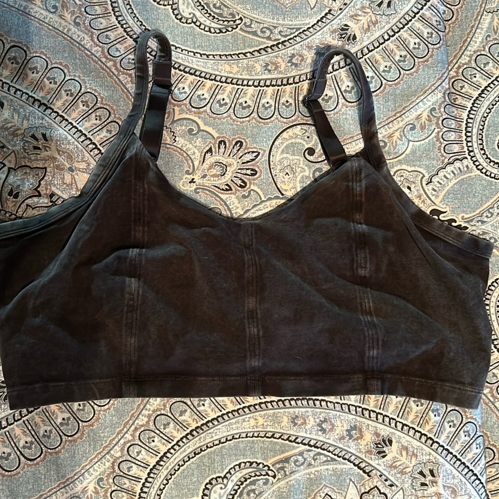 OFFLINE sports bra by Aerie. Size XL. Adjustable straps. Lined sports bra.EUC.ss